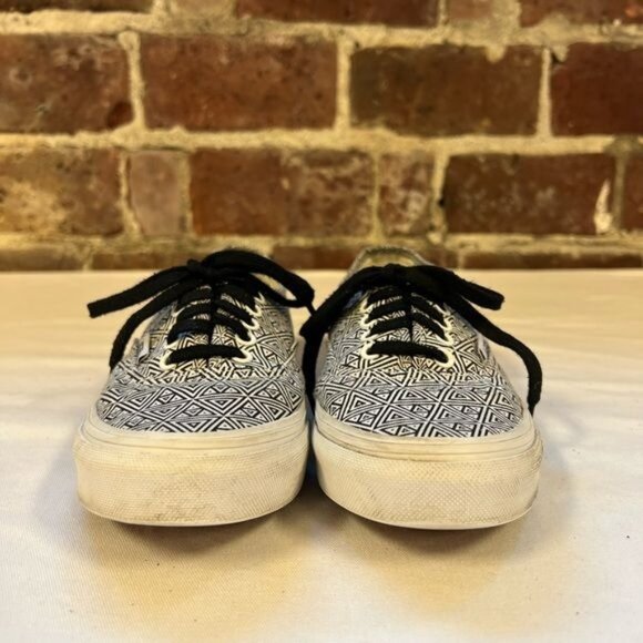 Vans Black & White Triangle Geometric Pattern Size M 4.5/W 6 - Picture 4 of 11